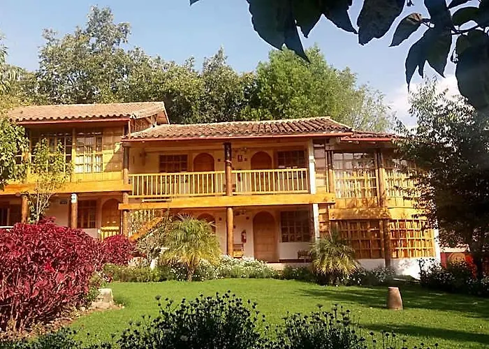 Iorana Hotel 3*